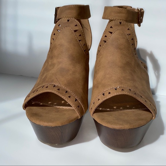 🆕 Report BROOKE Brown Platform Heels Sandals NWOT - Picture 4 of 8